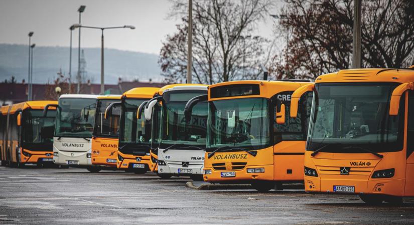 Hétfőtől pótlóbuszok szállítják az utasokat a Balatonnál