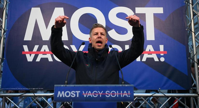 Magyar Péter: Egy szellemekkel és képzelt ellenséggel hadakozó Orbánt láttunk