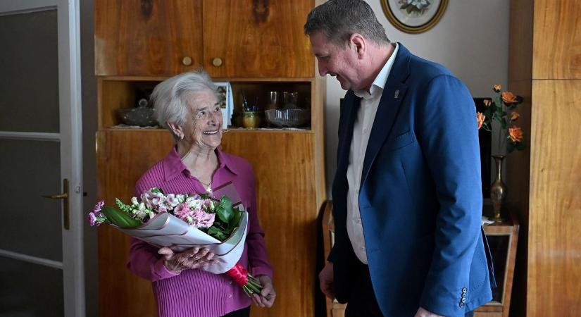 Vágner Ákos számára igazán különleges személyt köszöntött a 90. születésnapján