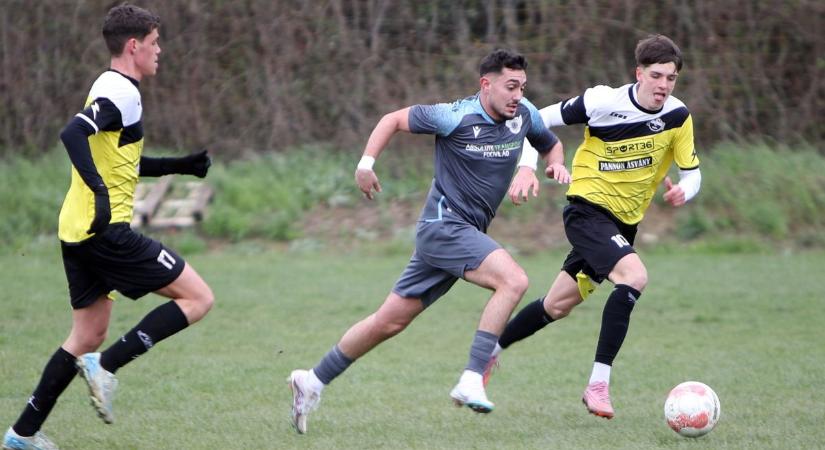 Be lehet azt pöckölni, tuszkolni – tapad a dobogósokra a Nagykozár