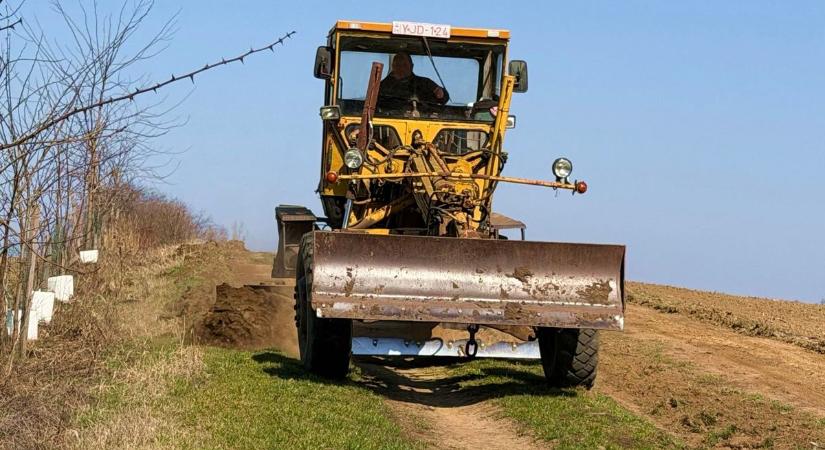 Beindult a tavaszi munka: többek között utak és járdák is megújulnak a hajdú-bihari településen
