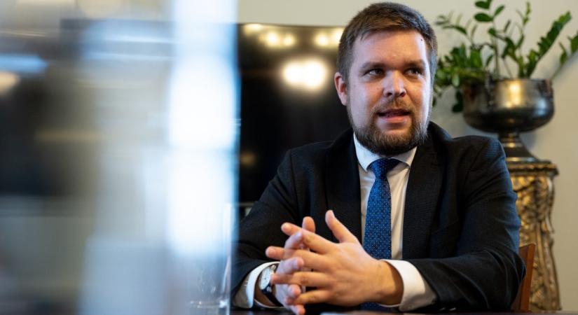 Pintér Bence: Újra megjelentek a fekete pufajkások az utcákon