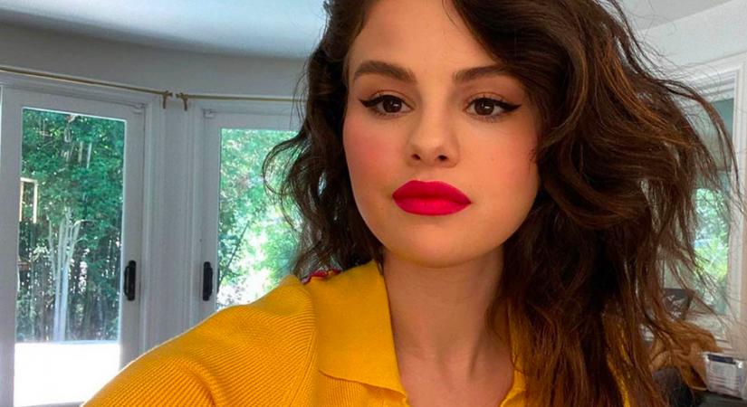 MÁR NEM ÍGY NÉZ KI! Felismerhetetlen az új hajával Selena Gomez - Fotók