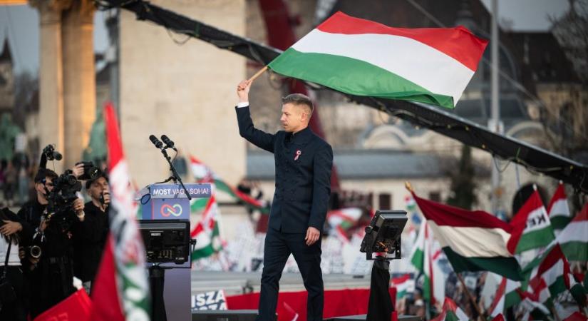 Magyar Péter: Az orosz ügynökök kiparancsolták a főnököt a magtárakból és luxuscsarnokokból