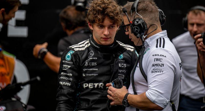 Forma-1: lemosta a mezőnyt a 19 éves Kimi