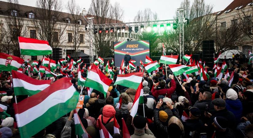 Pécelen folytatódik Orbán Viktor országjárása (élő)