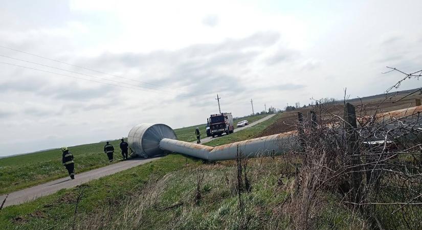 Ilyet se láttál még: víztornyot döntött ki a szél Somogyban