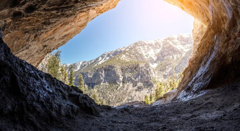 Egy új kutatás szerint az utolsó jégkorszak legdurvább éveit európai őseink a Kárpát-Medencéhez közeli barlangokban vészelték át