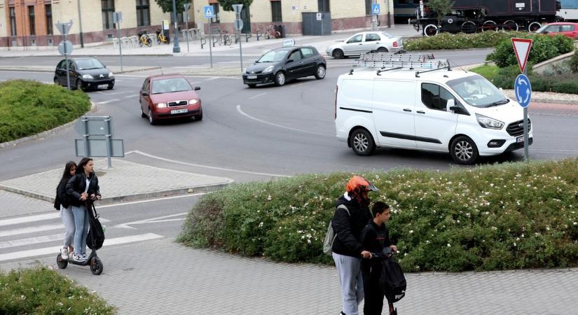 Ha ezt többen tudnák, nem lenne káosz a többsávos körforgalmakban