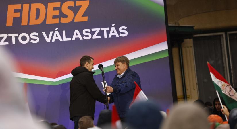 „Nem bízhatjuk a kormányzást brüsszeli küldöttekre”