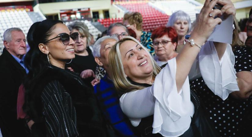 Nótár Maryvel buliztak a miskolci szépkorúak – fotókon a fergeteges hangulat!