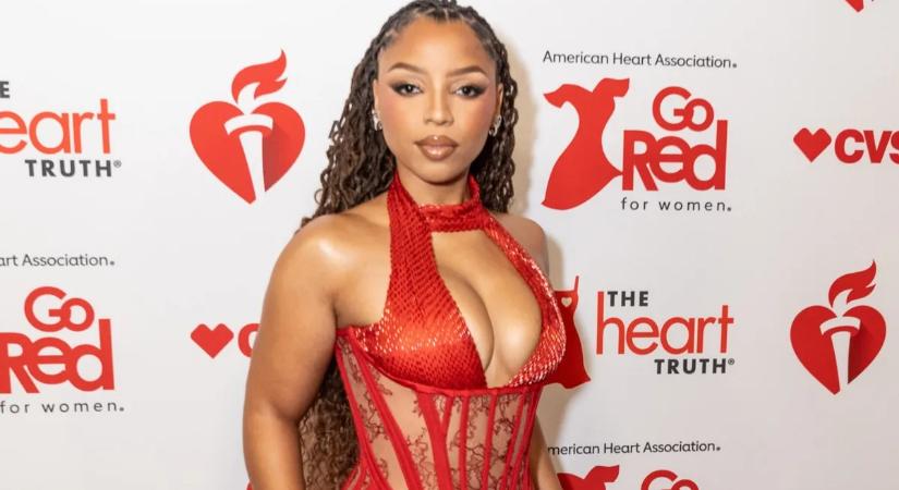 Az amerikai énekesnő, Chloe Bailey erotikus fotói túl mennek minden fantázián – mutatjuk a képeket