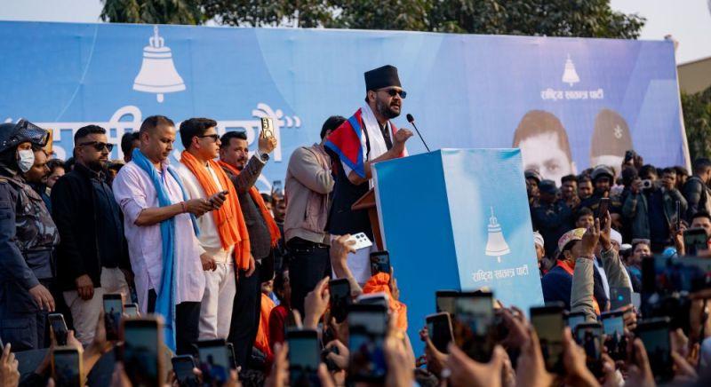 Bizarr fordulat: egy rapper ragadta magához a hatalmat Nepálban