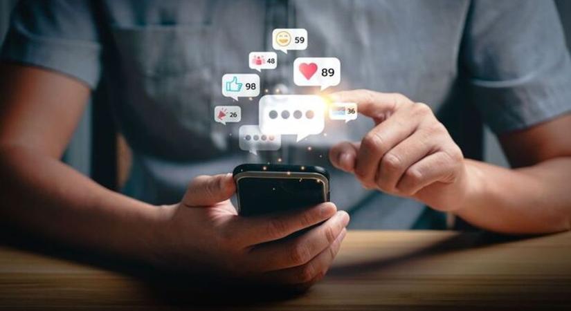 Aggódhatnak a 14 év alattiak Ausztriában: véget érhet a nonstop telefonnyomkodás