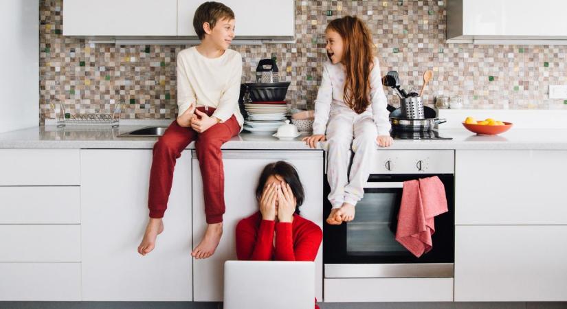 Ha úgy érzed, teljesen kivagy, nem véletlen – a márciusi szülői kiégés létezik