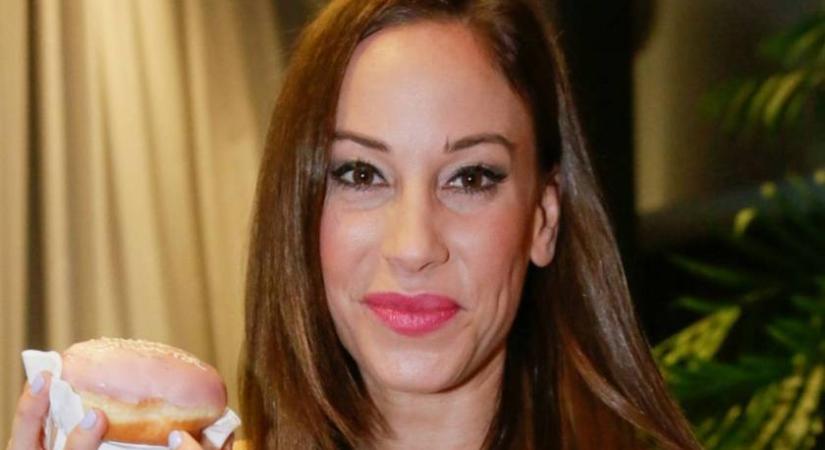 Ráthonyi-Palácsik Tímea kisfia már egy éves: Ben szőke kis herceg a tengerparti videón