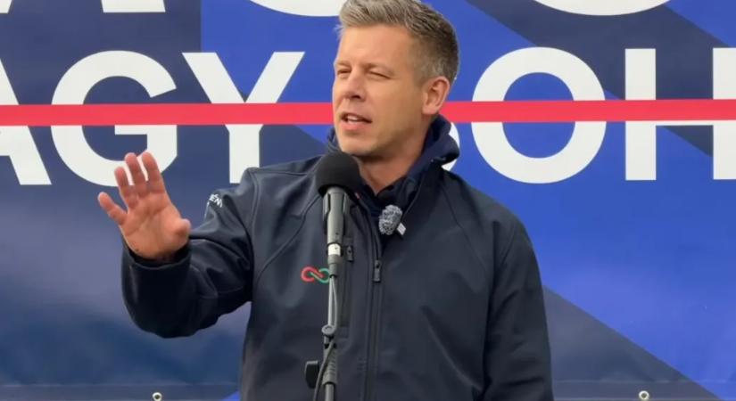 Magyar Péter: A kormány „oda-vissza” megvágott felvételén nem is tagadják, hogy a titkosszolgálat a Tisza szétverésére kapott megbízást