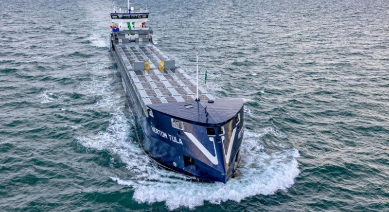 Fedélzetre szerelt napelem faragja le a teherszállító hajók fogyasztását