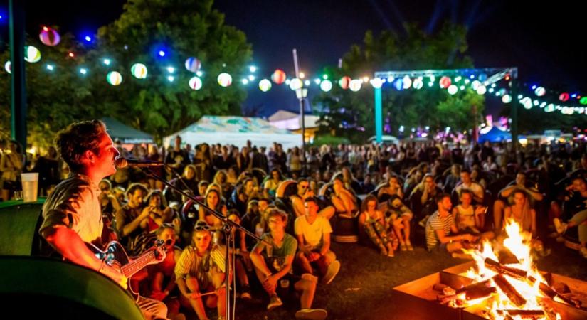 Közkívánatra visszatér a STRAND Tábortűz