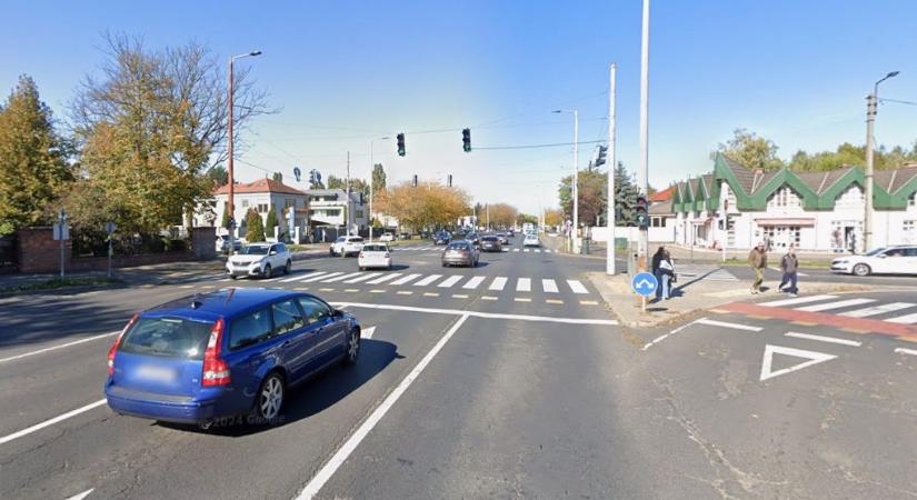 Autók ütköztek a Böszörményi úton