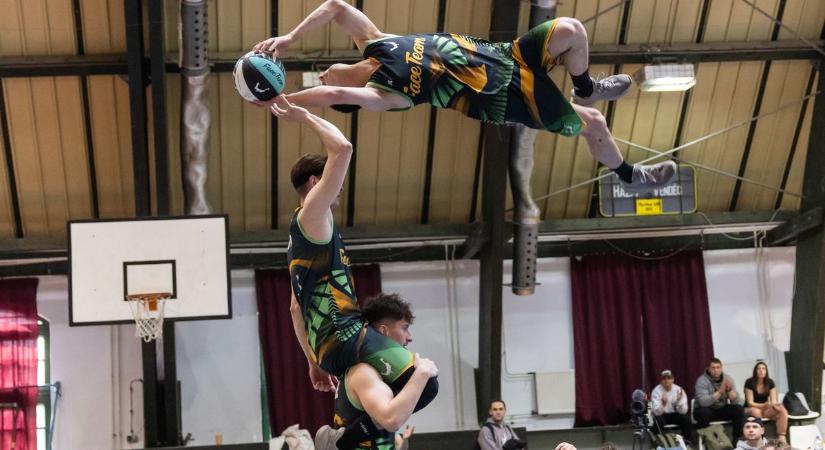 Látványos fotók: hazatért a Face Team, az Eötvös-gimiben varázsoltak a fenoménok