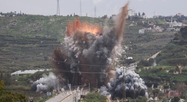 Nem az történik Iránban, amit látunk, sötét jövőt jósol az élő Nostradamus