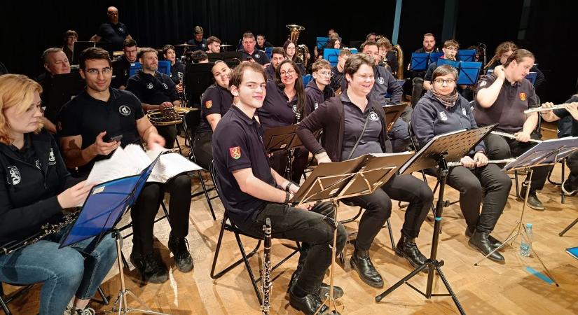 Határokon átível a dallam: a Barcsi Városi Fúvószenekar meghódította az Adriát