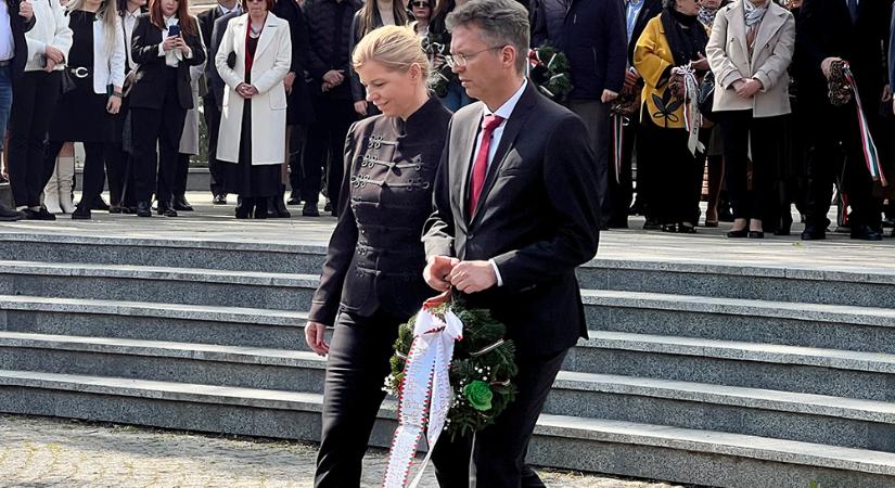 Koszorúzással zárultak a Rákóczi Napok a fejedelem születésének 350. évfordulóján