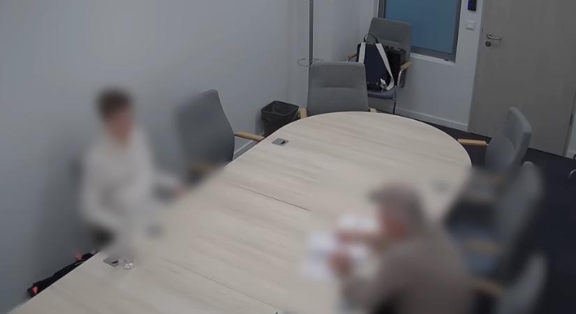 Közzétette a videót a kormány a volt tiszás informatikus kihallgatásáról – megint hazudtak