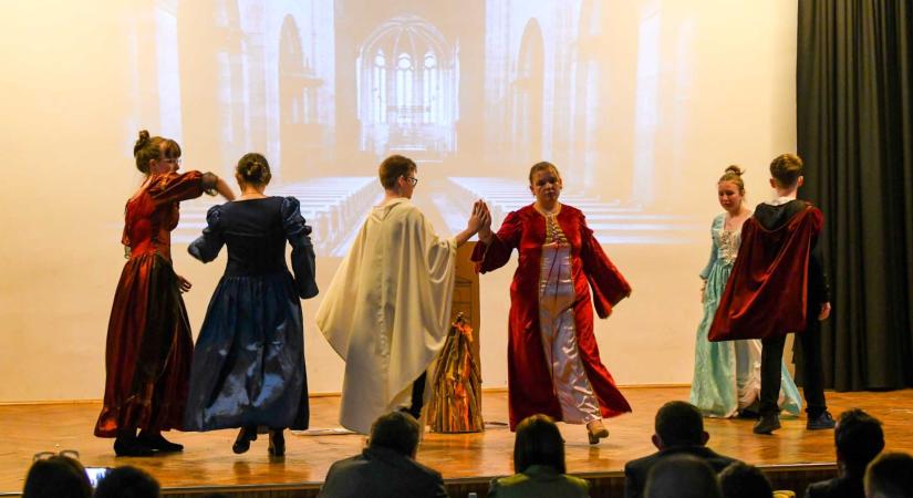 Szatmári és dévai győzelem született az idei Örökségünk őrei döntőben