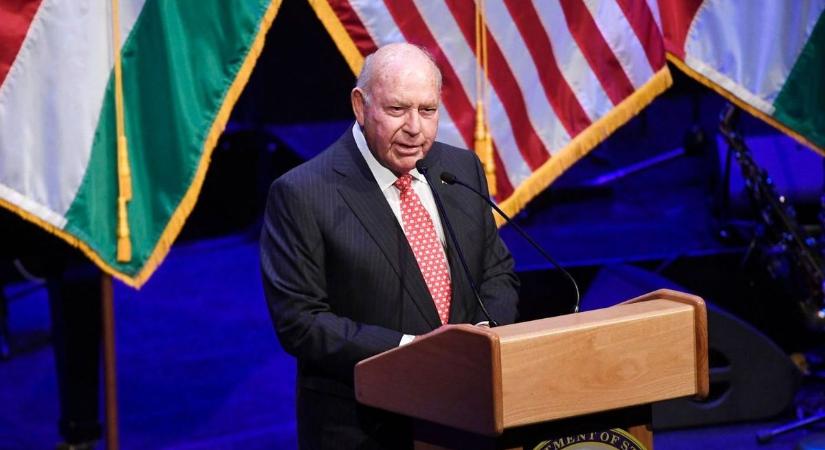 Szomorú bejelentést tett az amerikai nagykövetség: meghalt a magyarok egyik legnagyobb barátja, gyászol az ország