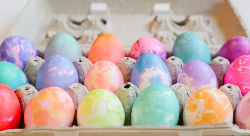 Akár a húsvéti tojásfestéshez is használhatod a muffinsütőt