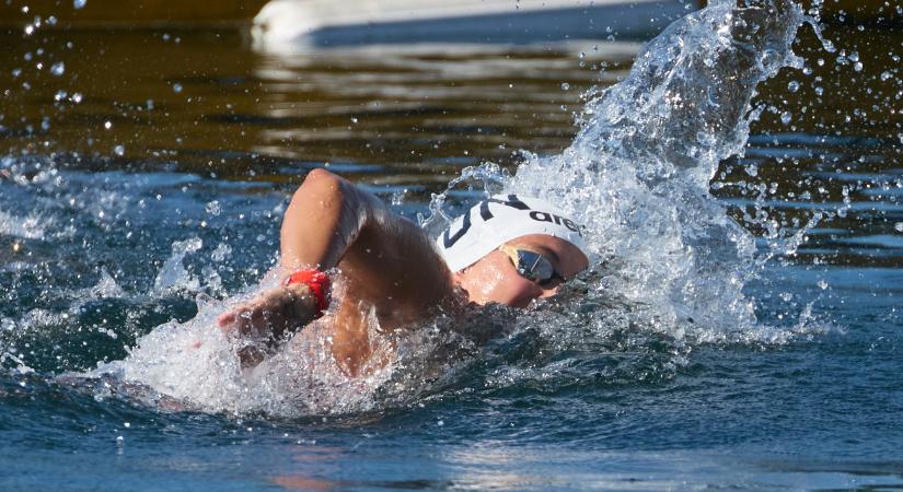 Nyíltvízi úszó vk: ezüstérmes a magyar váltó