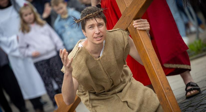 Tatabányán megy végig a keresztúton Jézus - ekkor lesz a Passiójáték