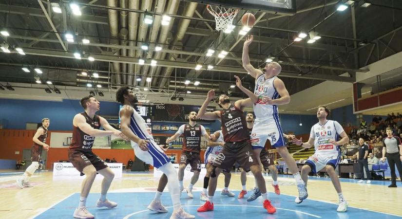 Ez nagyon gyenge volt - egy pillanatig sem volt esély a Szolnok ellen.... (galéria)