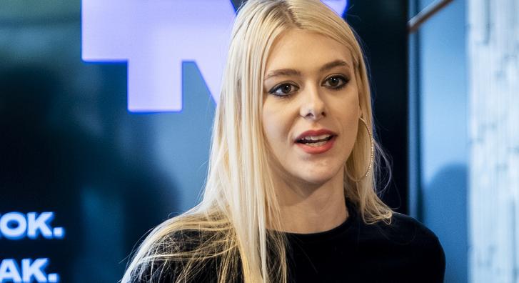 Schumacher Vanda bikiniben pózol a homokos tengerparton