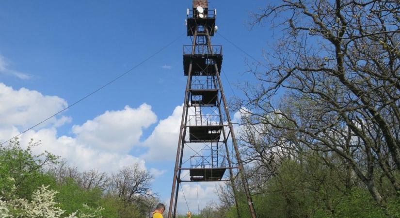 Tizenöt éve kilátástalan az Eged-hegyi kilátó helyzete, most úgy tűnik mégis történik valami
