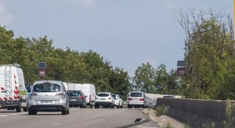Változás az autópálya-matricáknál: így kerülhetik el az autósok a büntetést