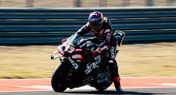 Martin őrült sprintet nyert, Marquez és Bezzecchi is bukott