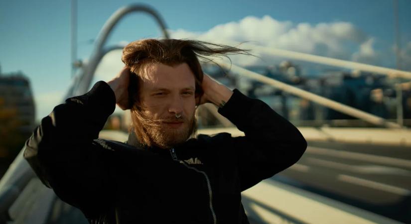 Lecsap a viharos erejű szél: 6 vármegyére adták ki a riasztást