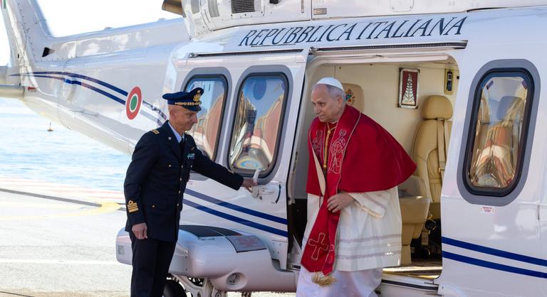 Gazdagokat felszólító üzenettel érkezett fél évezred után XIV. Leó Monacóba