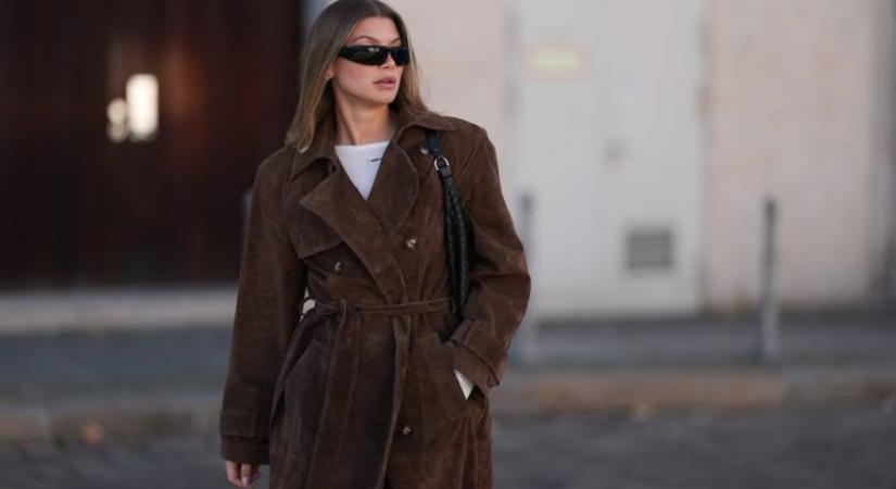 Karcsúsít, nyújtja az alakot és szuperdivatos: a kabát, amit idén mindenki hordani akar