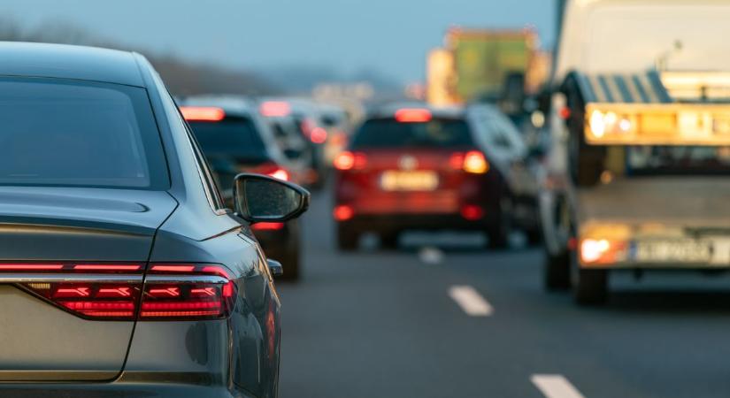 Több útszakaszon lassabb haladásra kell számítani vasárnap