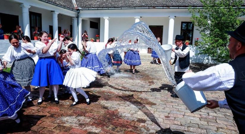 Szódavízzel ápolják a hagyományokat