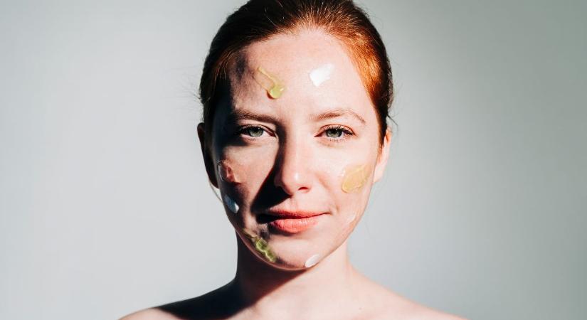 Bőrgyógyász: kevesen tudják, de ettől a hatóanyagtól táplálja igazán a bőröd egy krém – ezt keresd az összetevők között