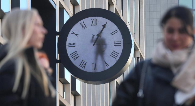 Az első magyar óraátállításnak a Hamlet is áldozata volt, ekkor törölték el Magyarországon a nyári időszámítást