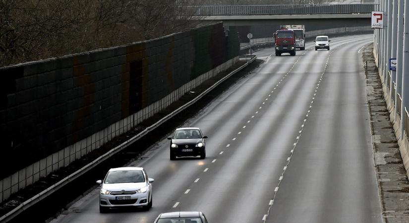 Hatalmas balesetre ébredt Budapest