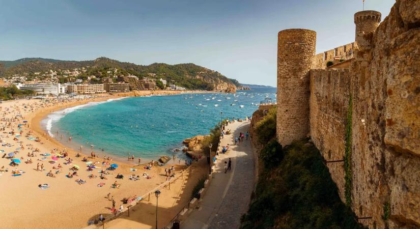 Bikinitilalom a magyarok egyik kedvenc nyaralóhelyén – érdemes betartani, mert súlyos bírság jöhet