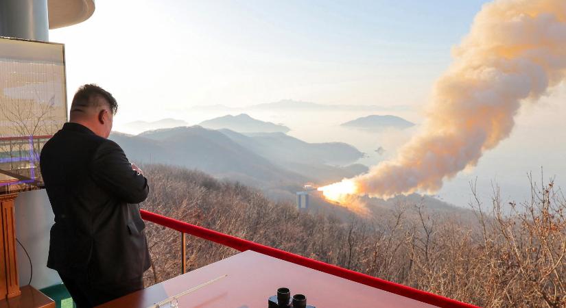 Észak-Korea már a hajtóműtesztjénél tart annak a rakétának, amely képes elérni az Egyesült Államokat is