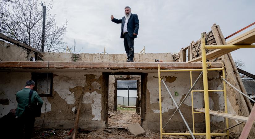 Rakéták és rohadó gerendák – történelmi mentőakció Kárpátalján